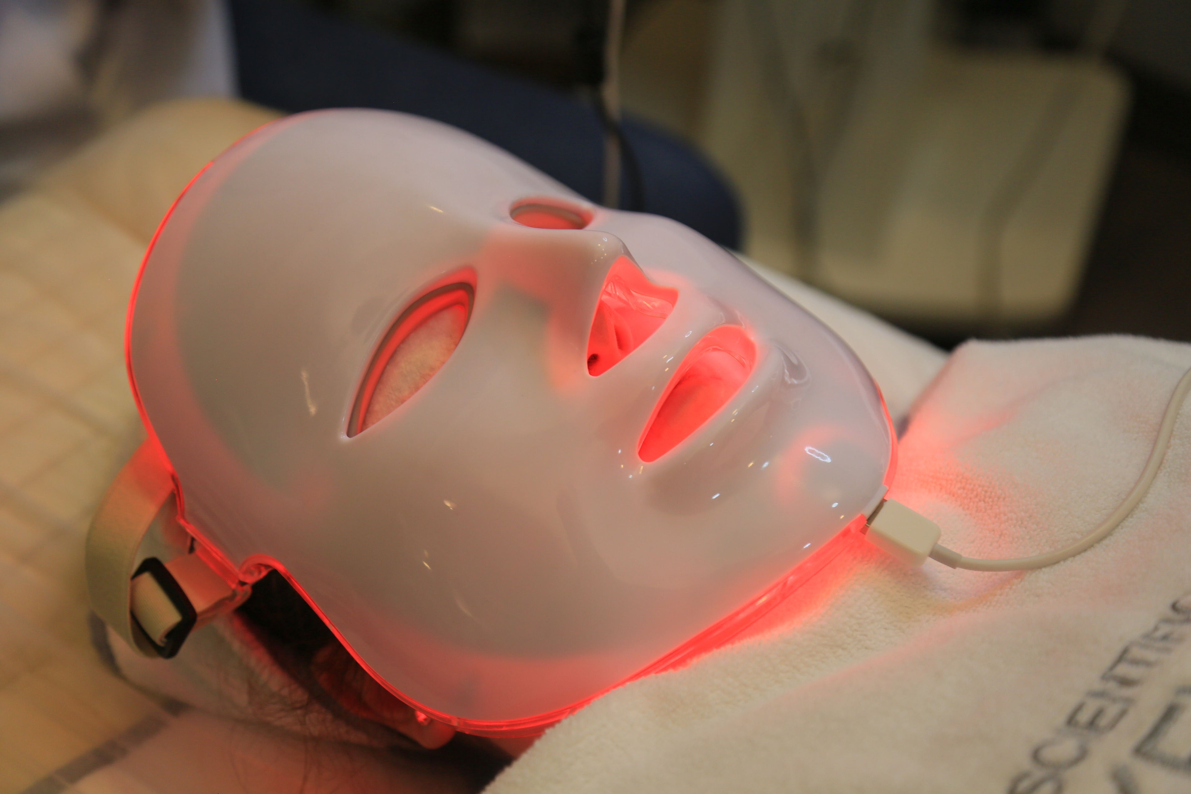 7-Farben LED Lichttherapie-Gesichtsmaske